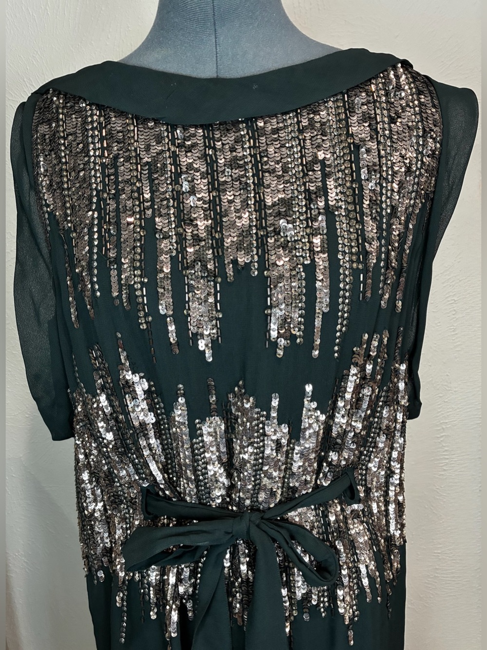 Women’s French Connection Green Sequin Dress - size 8 - Picture 5 of 16